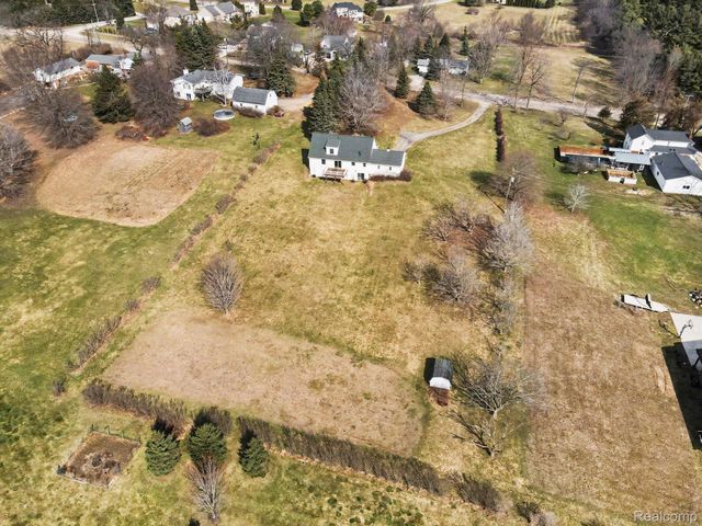 8806 Bergin Road, Hartland Township, MI 48843