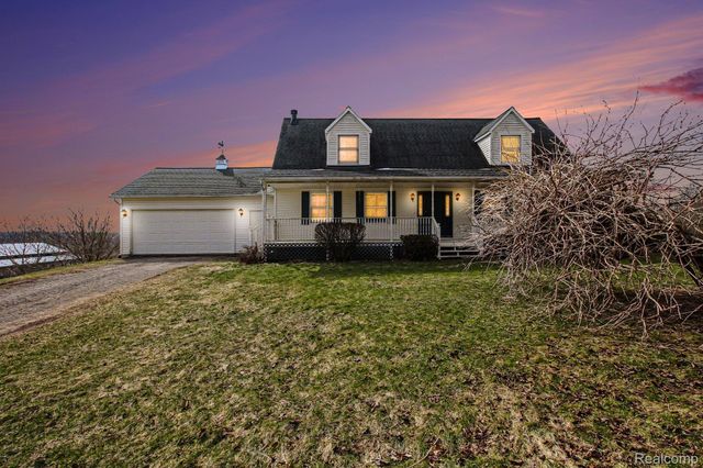 8806 Bergin Road, Hartland Township, MI 48843