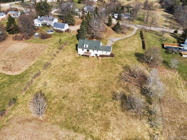 8806 Bergin Road, Hartland Township, MI 48843