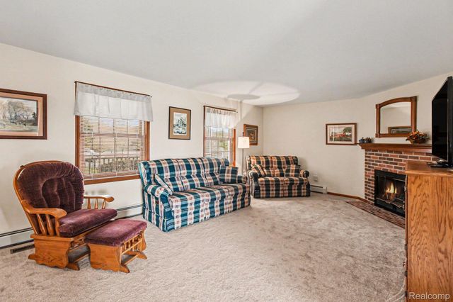 8806 Bergin Road, Hartland Township, MI 48843