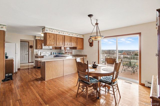 8806 Bergin Road, Hartland Township, MI 48843