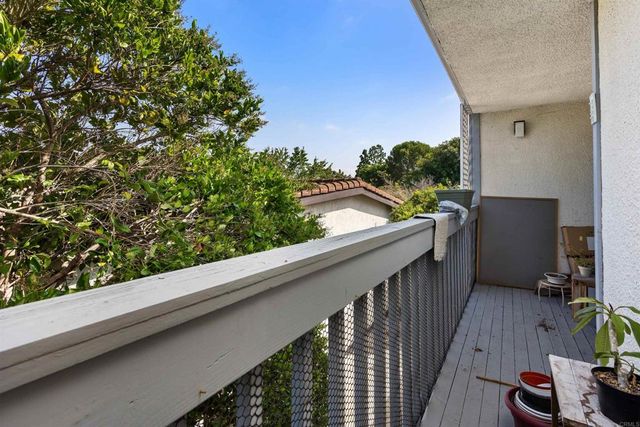 2388 Altisma Way 10 or K, Carlsbad, CA 92009