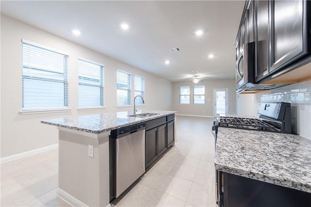 6400 Wolf Pack DR, Pflugerville, TX 78660