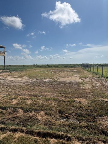 1380 Mabry Street, Gilchrist, TX 77617