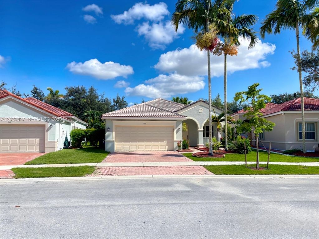 953 Tanglewood Cir 953, Weston, FL 33327