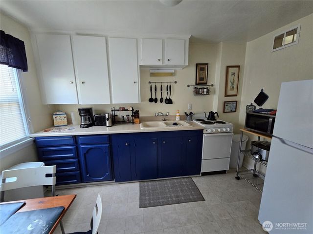 1215 Burwell Street, Bremerton, WA 98337
