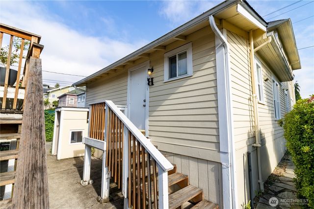 1215 Burwell Street, Bremerton, WA 98337
