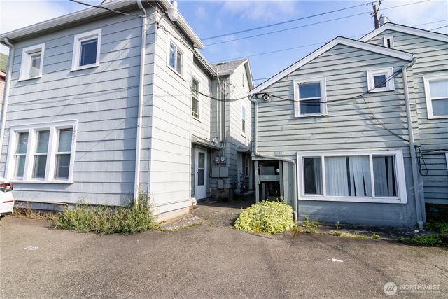 1215 Burwell Street, Bremerton, WA 98337