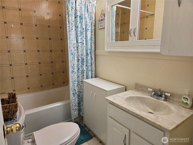 1215 Burwell Street, Bremerton, WA 98337