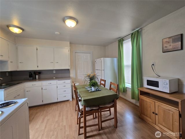 1215 Burwell Street, Bremerton, WA 98337