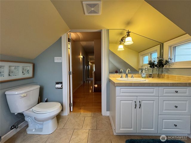 1215 Burwell Street, Bremerton, WA 98337