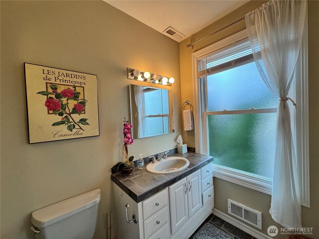 1215 Burwell Street, Bremerton, WA 98337
