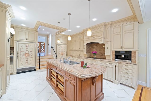 73 Countryside Road, Newton, MA 02459