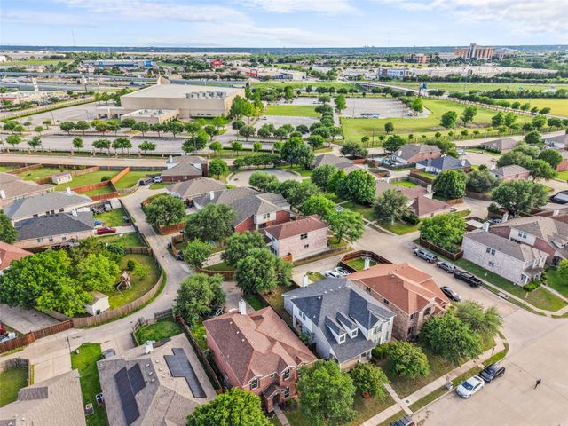 3310 Heavenly Way, Dallas, TX 75237