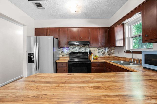 6548 Bellview Pines Pl, Pensacola, FL 32526