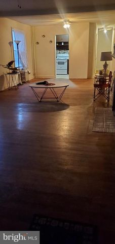 319 W MARKET ST, Pottsville, PA 17901