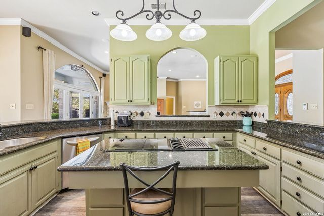 9435 cross mountain, San Antonio, TX 78255