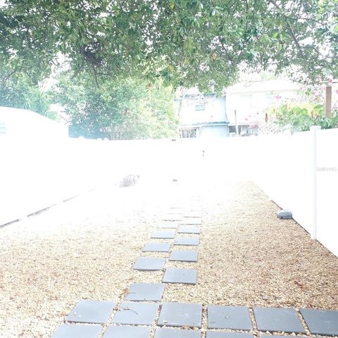 9807 N 52ND STREET, Temple Terrace, FL 33617