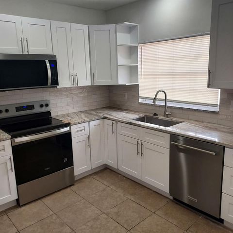 9807 N 52ND STREET, Temple Terrace, FL 33617