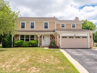 810 Fox Run Lane, Algonquin, IL 60102