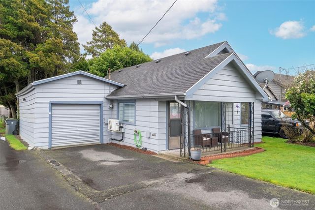 211 30th St, Hoquiam, WA 98550