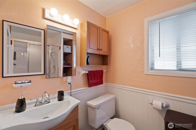 211 30th St, Hoquiam, WA 98550