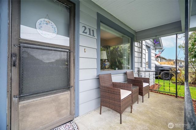 211 30th St, Hoquiam, WA 98550