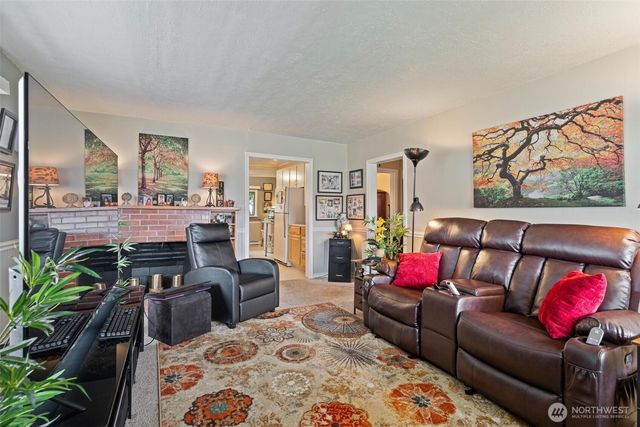 211 30th St, Hoquiam, WA 98550