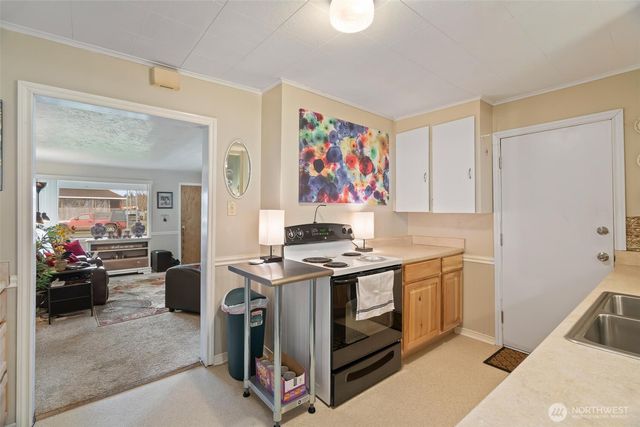 211 30th St, Hoquiam, WA 98550