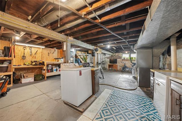1115 Forest Avenue, St Louis, MO 63139