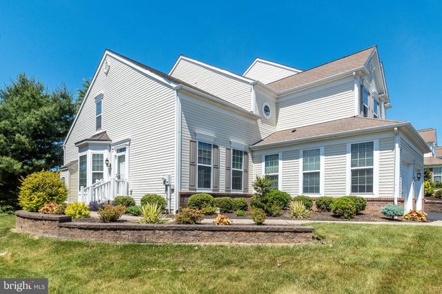 1824 EMERALD DR, Orefield, PA 18069