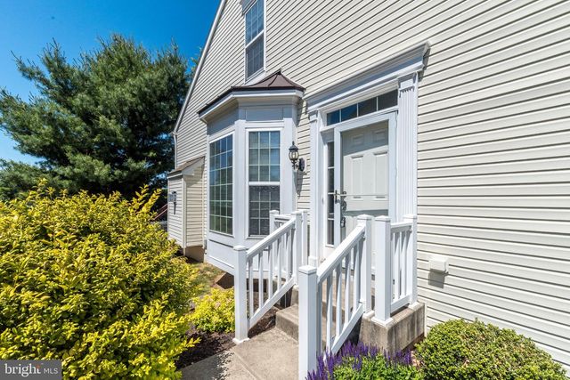 1824 EMERALD DR, Orefield, PA 18069