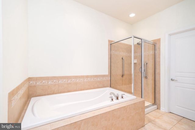 1824 EMERALD DR, Orefield, PA 18069