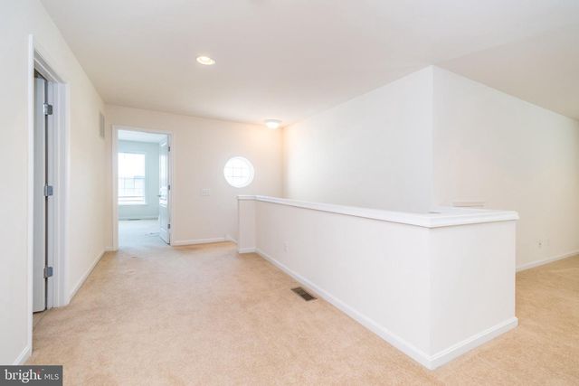1824 EMERALD DR, Orefield, PA 18069