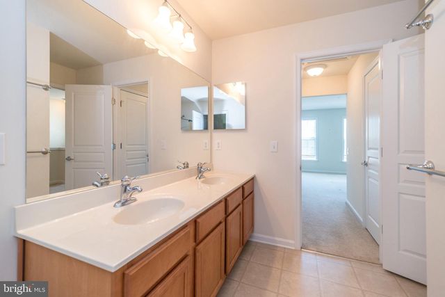1824 EMERALD DR, Orefield, PA 18069