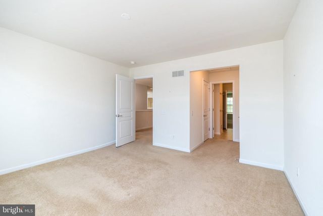 1824 EMERALD DR, Orefield, PA 18069