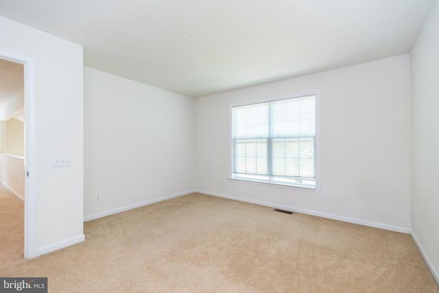 1824 EMERALD DR, Orefield, PA 18069