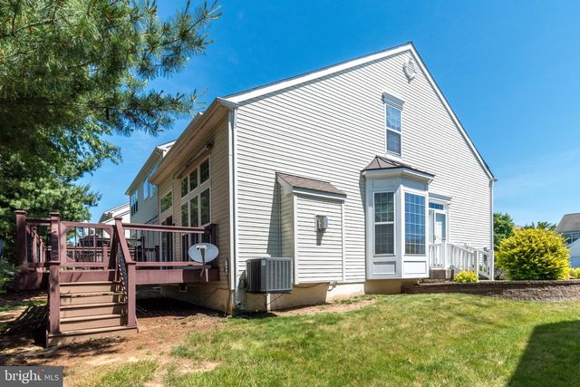 1824 EMERALD DR, Orefield, PA 18069