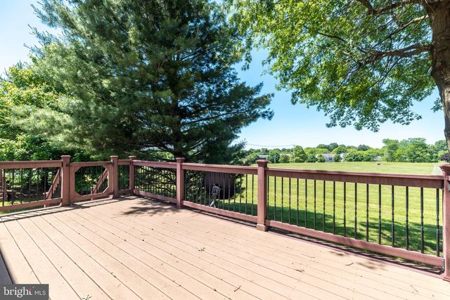 1824 EMERALD DR, Orefield, PA 18069