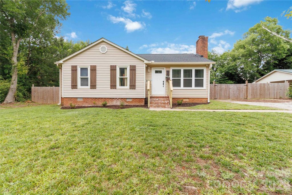 992 Twin Lakes Road, Rock Hill, SC 29732