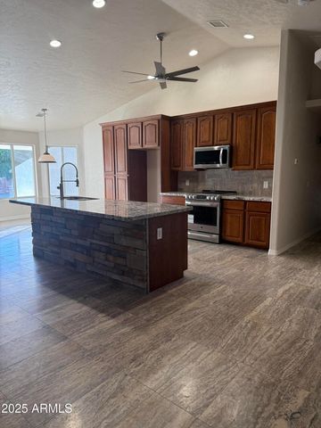 1247 E SUNSET Drive, Casa Grande, AZ 85122