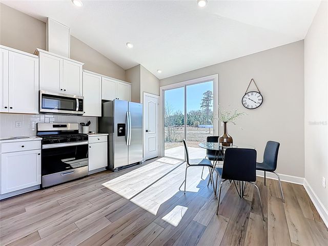 3941 GAREYS FERRY WAY, Middleburg, FL 32068