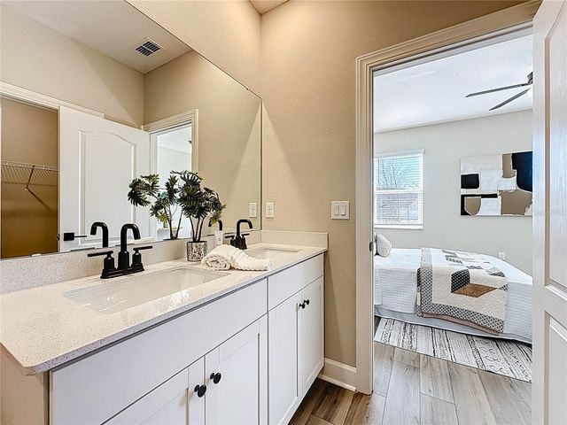 3941 GAREYS FERRY WAY, Middleburg, FL 32068