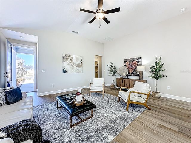 3941 GAREYS FERRY WAY, Middleburg, FL 32068