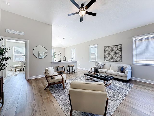 3941 GAREYS FERRY WAY, Middleburg, FL 32068