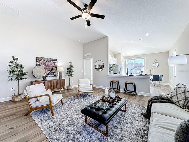 3941 GAREYS FERRY WAY, Middleburg, FL 32068