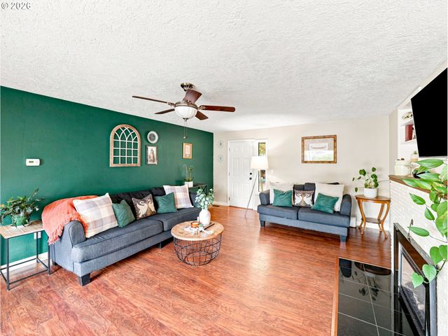 954 LAUREL Ln, Oregon City, OR 97045