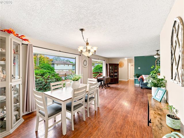 954 LAUREL Ln, Oregon City, OR 97045