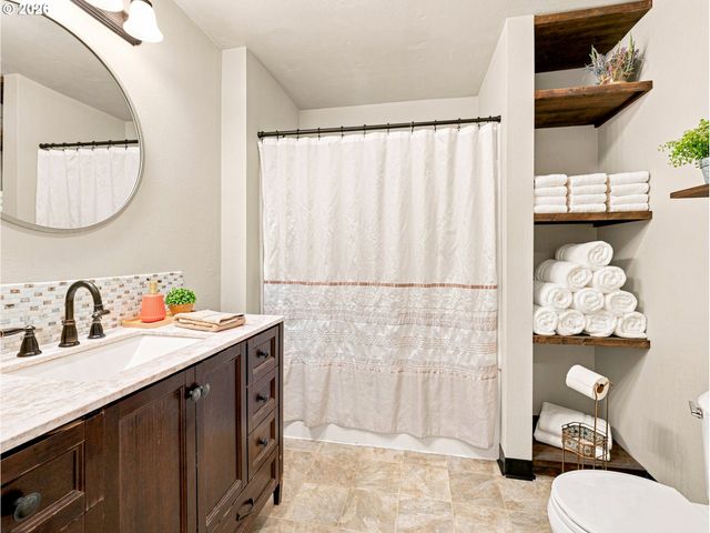 954 LAUREL Ln, Oregon City, OR 97045