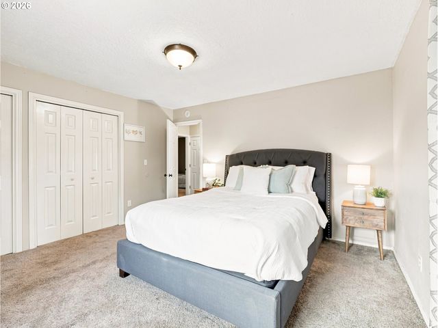 954 LAUREL Ln, Oregon City, OR 97045